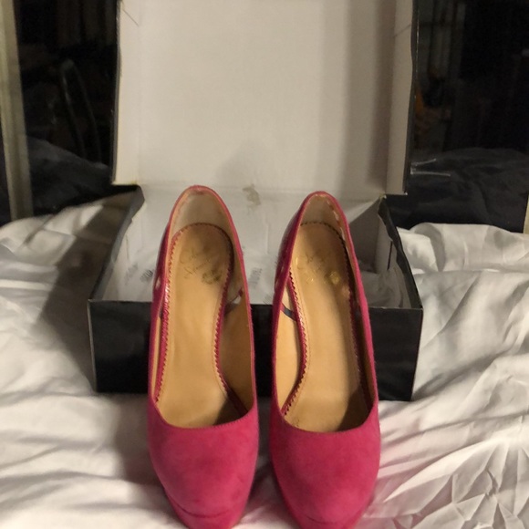 Colin Stuart Fuchsia suede high heels - Picture 2 of 5